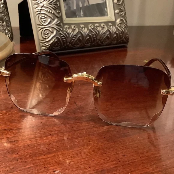 NWT Sunglasses - Picture 6 of 10